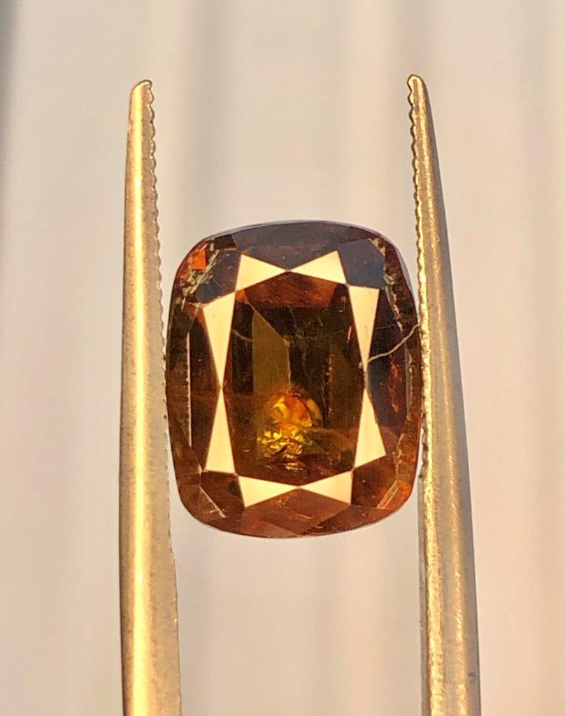 3.50 Carats Natural Sphene Gemstone - 10X7X5 mm: 3.50 Carats Natural Sphene Gemstone - 10X7X5 mm Shipping: