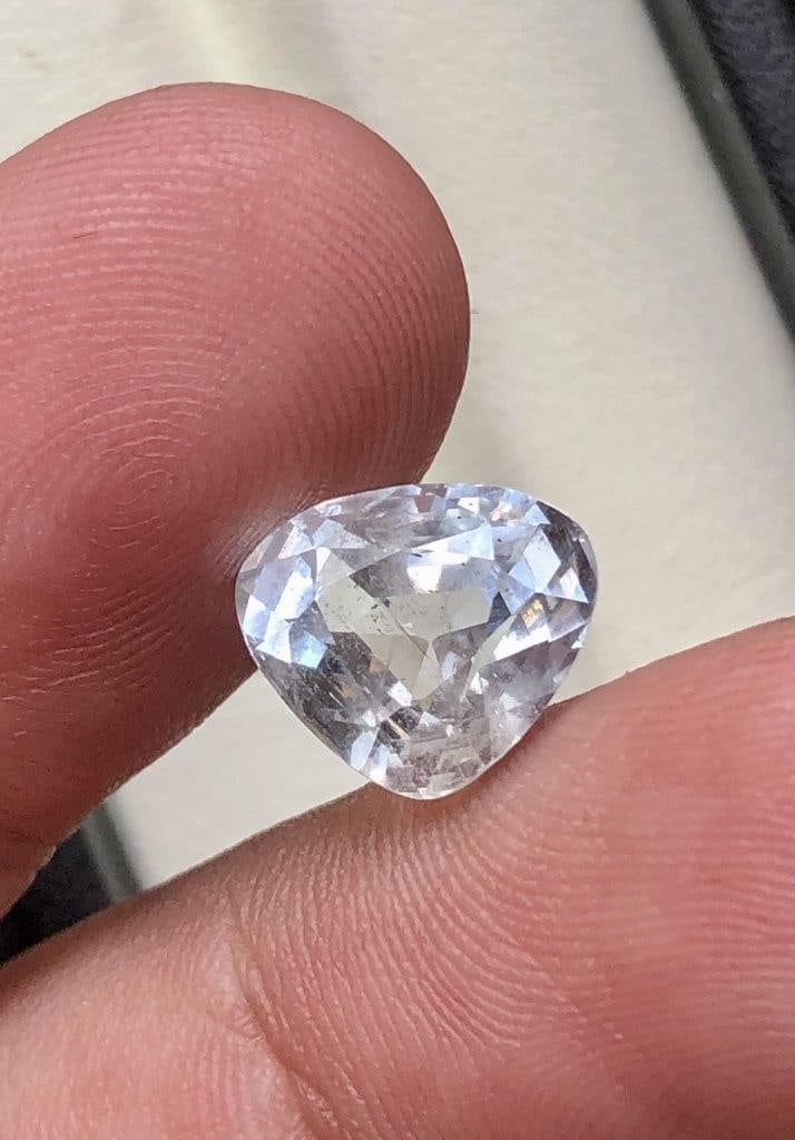 3.85 carast Natural Aquamarine Gemstone: 3.85 carast Natural Aquamarine GemstoneShipping: