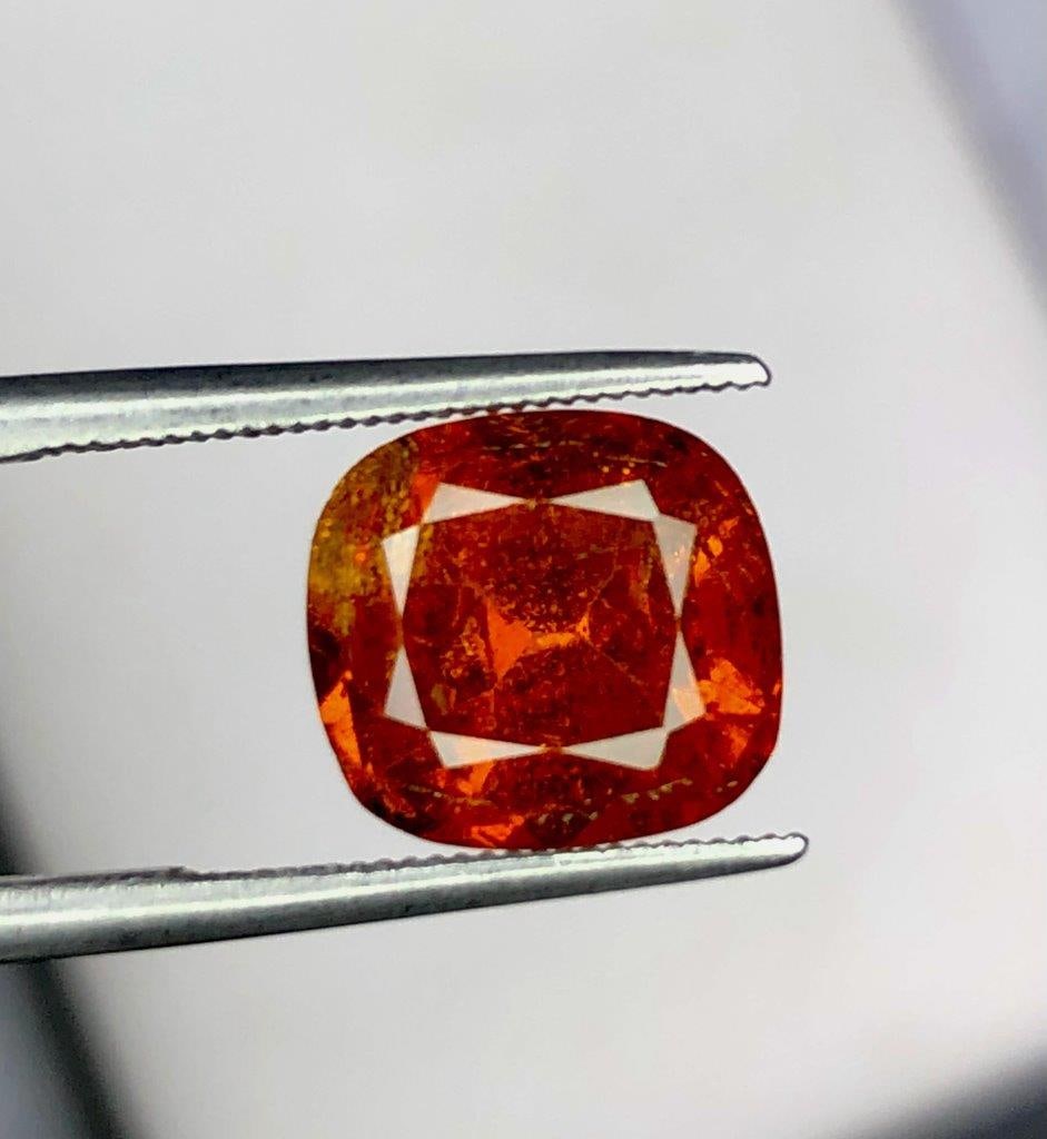 3.85 Carats Natural Hessonite Garnet Gemstone - 10X9X6.5 mm: 3.85 Carats Natural Hessonite Garnet Gemstone - 10X9X6.5 mmShipping: