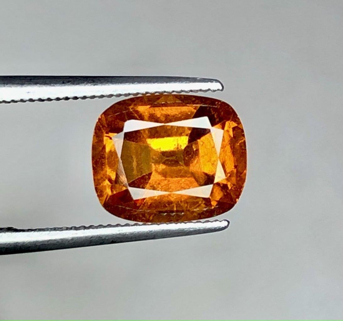 3.50 Carats Natural Hessonite Garnet Gemstone - 9X8X5 mm: 3.50 Carats Natural Hessonite Garnet Gemstone - 9X8X5 mmShipping: