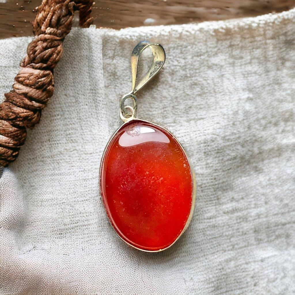 Scenic Orange Agate Pendant: Scenic Orange Agate Pendant Shipping: