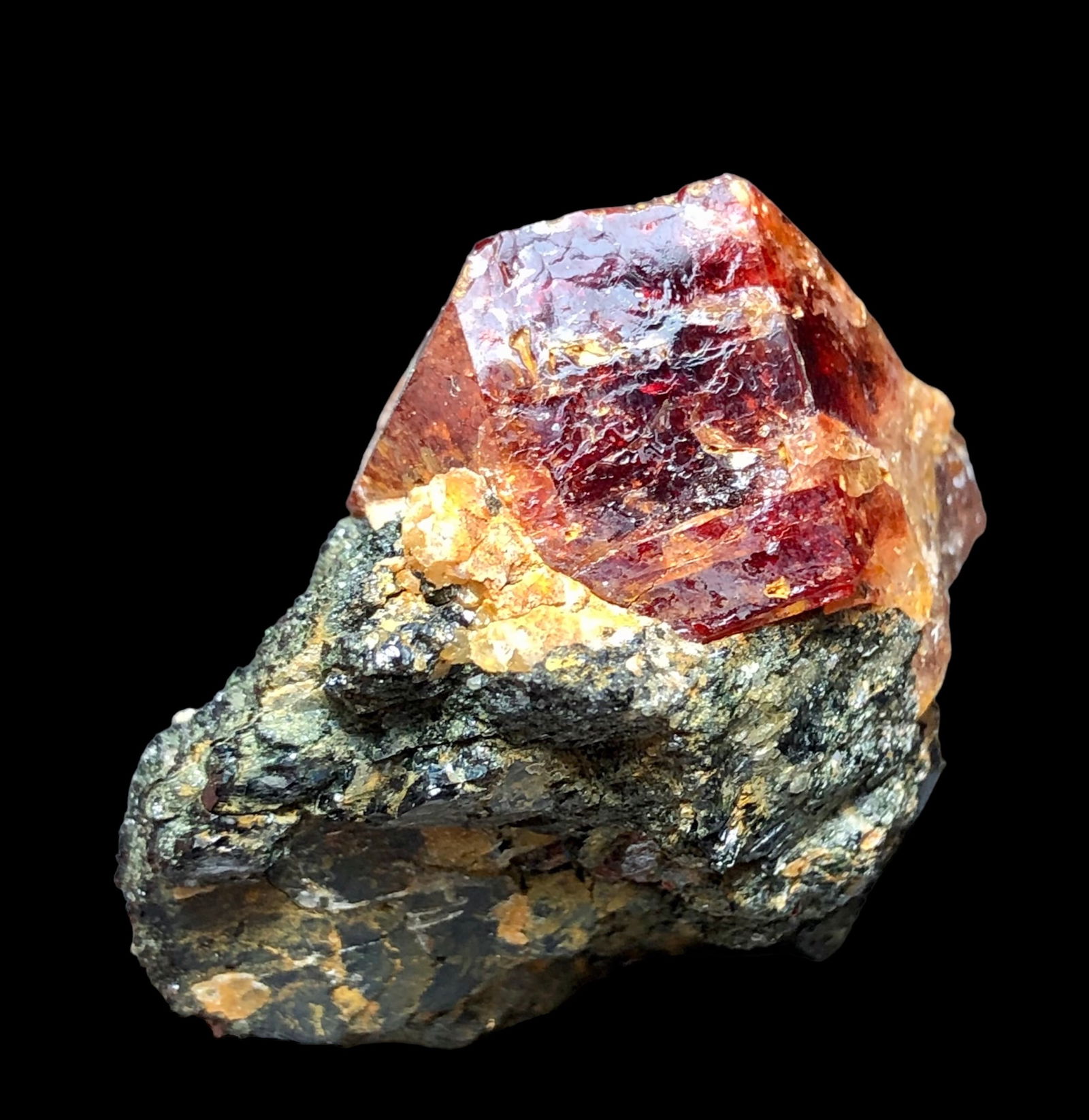 Beautiful Zircon Crystals On Mother Rock - 31 grrams - 35X32X20 mm: Beautiful Zircon Crystals On Mother Rock - 31 grrams - 35X32X20 mmShipping Rate: $25.00 .shipping rates are determined by Parcel weight and destination.Combined shipping: We offer combine shipping