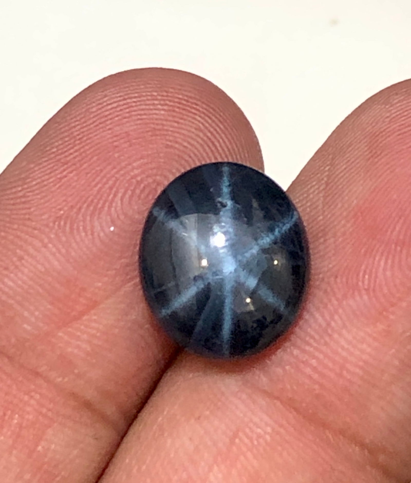 9 Carats Beautiful STAR SAPPHIRE - 13X11X6 mm (1 of 7)