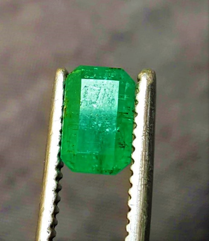 Afghan Origin Natural Emerald - 1.35 Carats - 8X5X6 mm (1 of 2)