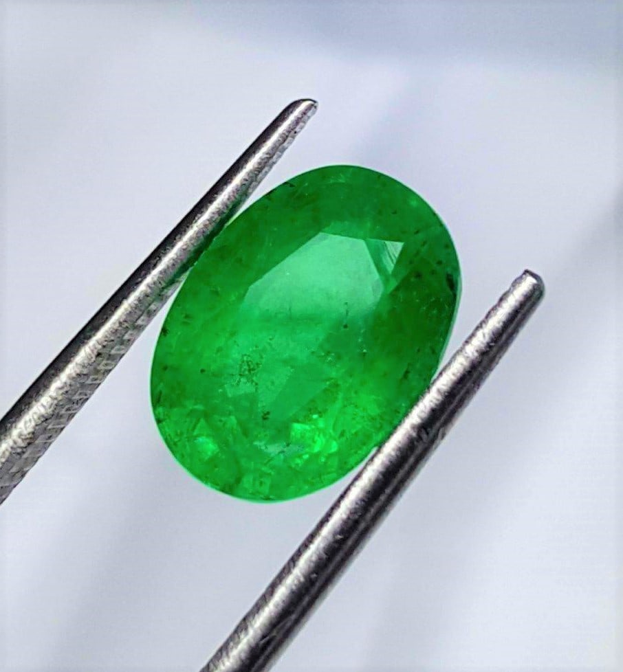 AA Quality Natural Emerald - 2 Carats - 10X7X5 mm (1 of 3)