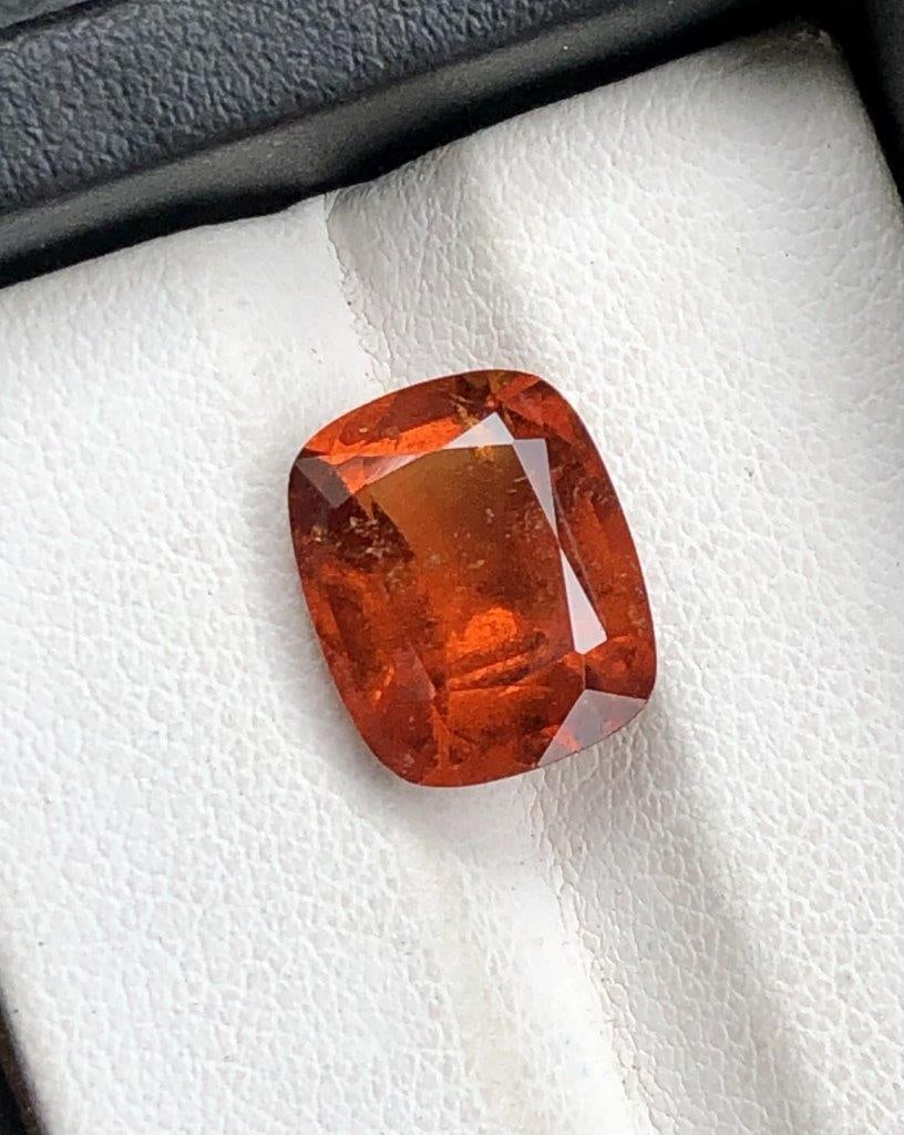 5.80 Carats Natural Hessonite Garnet Gemstone - 11.5X10X6 mm (1 of 3)