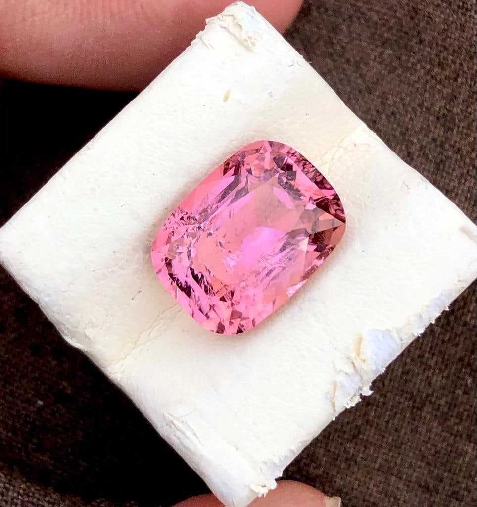 4.10 Carats Intense Pink Natural Tourmaline Gemstone - 11X9X6 mm (1 of 5)