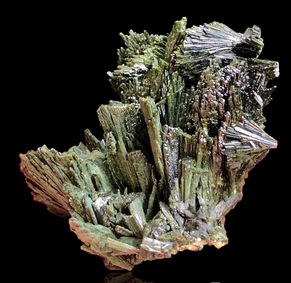 Quality Epidote Crystals Cluster Mineral Specimen - 406 Grams - 90X72X65 mm (1 of 6)