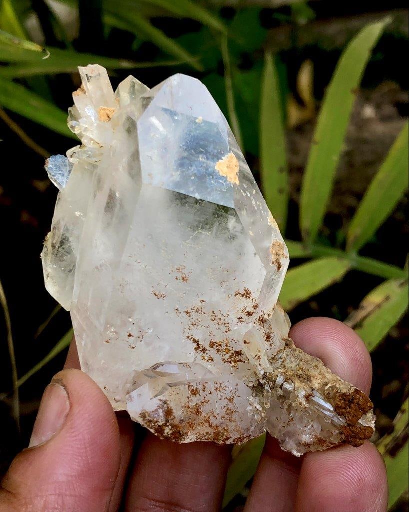 Quartz Healing Crystal - 72.55 Grams - 75X58X31 mm (1 of 3)