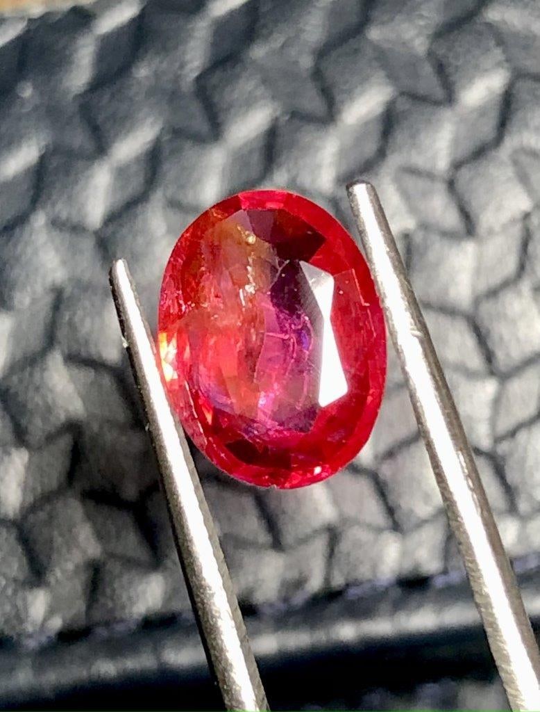 0.95 Carats Natural Burmese Spinal - 6X5X4 mm (1 of 4)