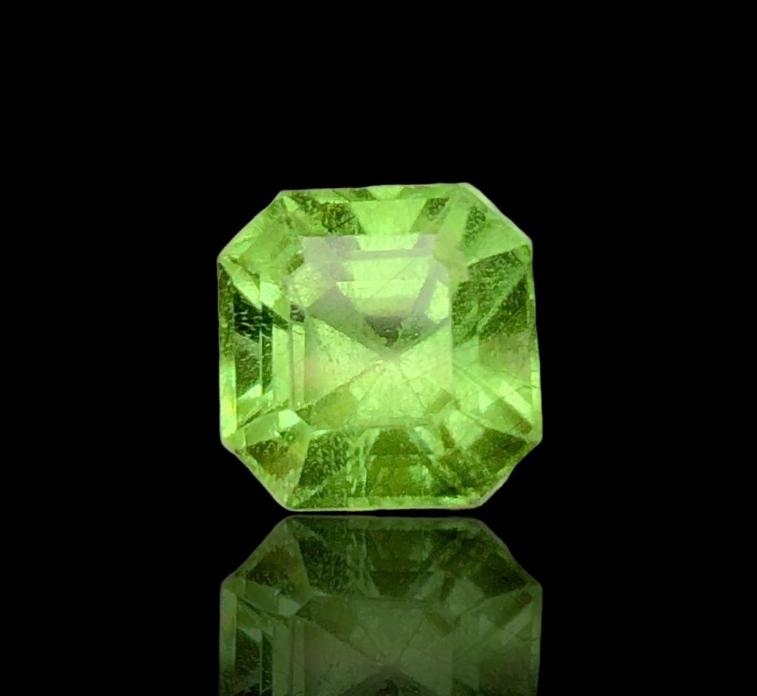 5.50 Carats Rutiled Peridot From Kohistan Valley - 9X9X8 mm: 5.50 Carats Rutiled Peridot From Kohistan Valley - 9X9X8 mmShipping Rate: FREE SHIPPINGshipping rates are FREE WORLDWIDECombined shipping: We offer combine shipping on multiple items purchased to redu