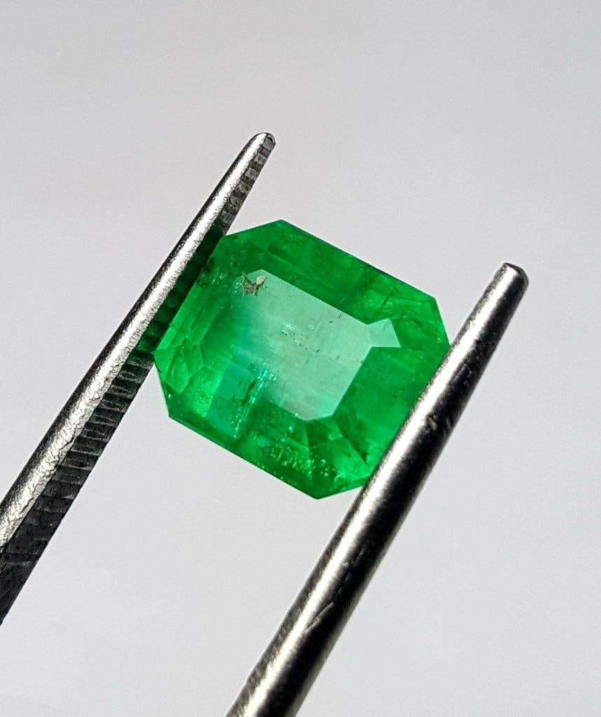 Best Quality Natural Emerald Natural Luster - 2.80 Carats (1 of 4)