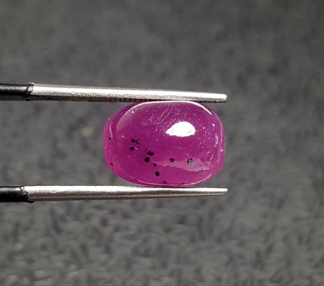 Ruby Cab - 9 Carats - 2