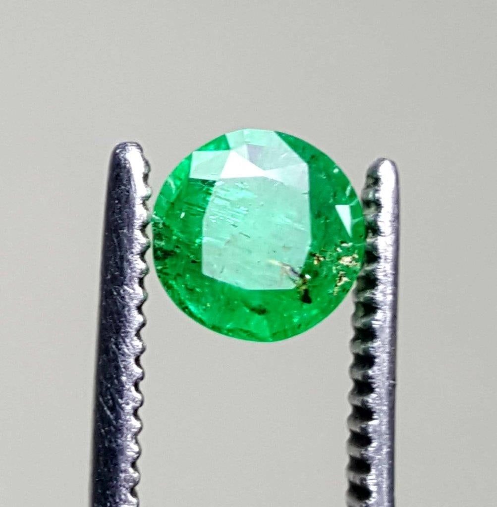 Round Cut Vivid Green Emerald - 1.20 Carats (1 of 5)