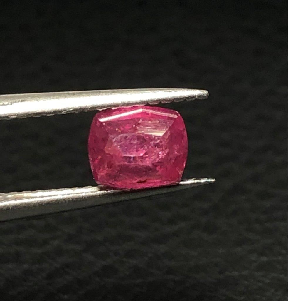 1.30 Carats Natural Ruby - 2