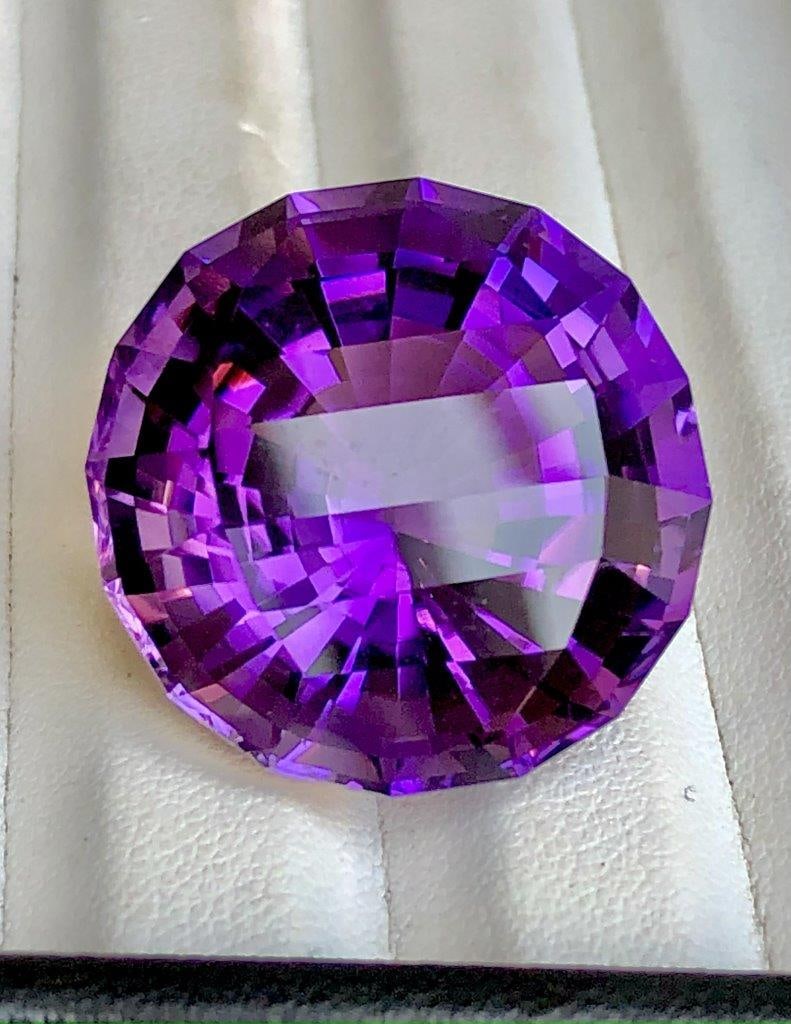 62 Carats Round Cut Flawless Amethyst Gemstone - 25X25X18 mm (1 of 5)