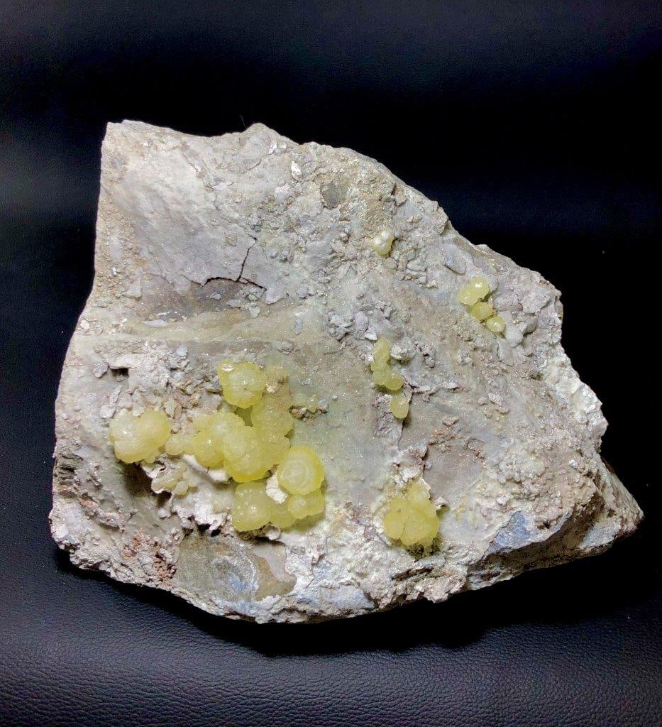 Brucite Mineral on Matrix - 2640 Grams - 22X17X7 CM (1 of 2)