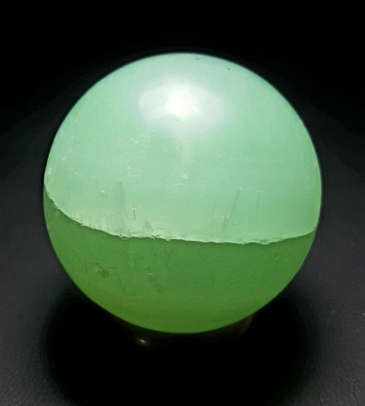 396G Pistachio Sphere Top Quality (1 of 3)