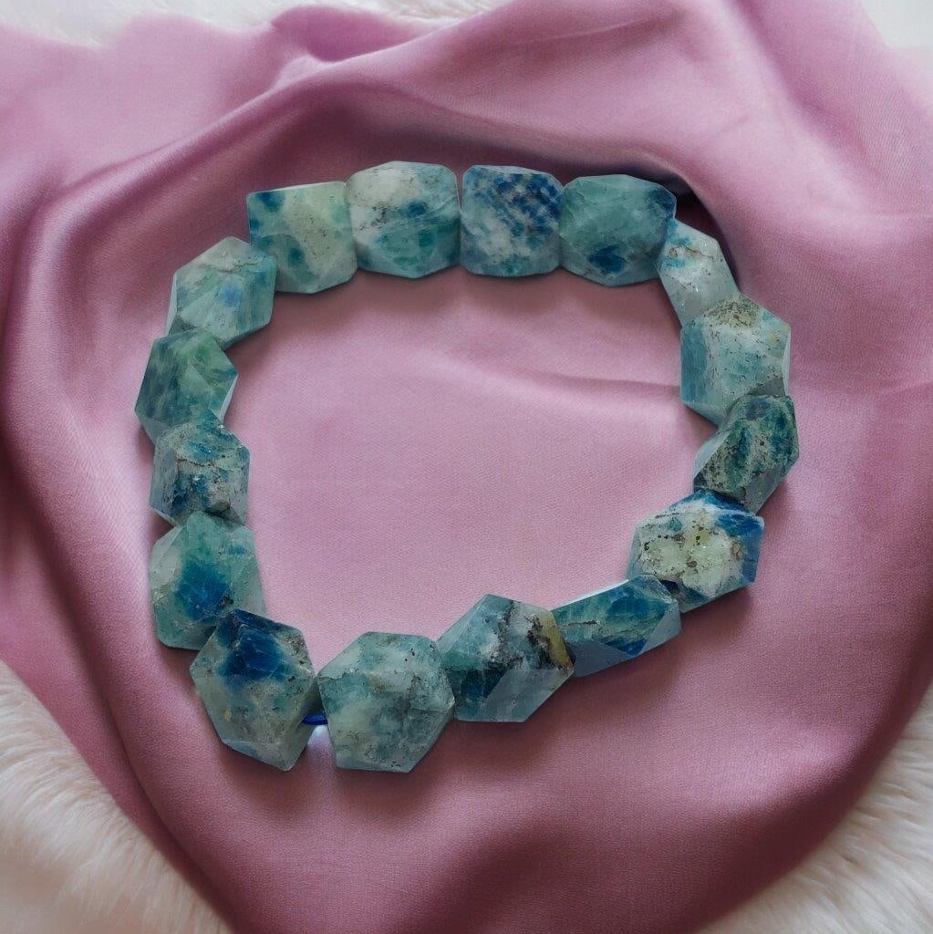 Rare hackmanite Beaded Bracelet: Rare hackmanite Beaded Bracelet Shipping: 