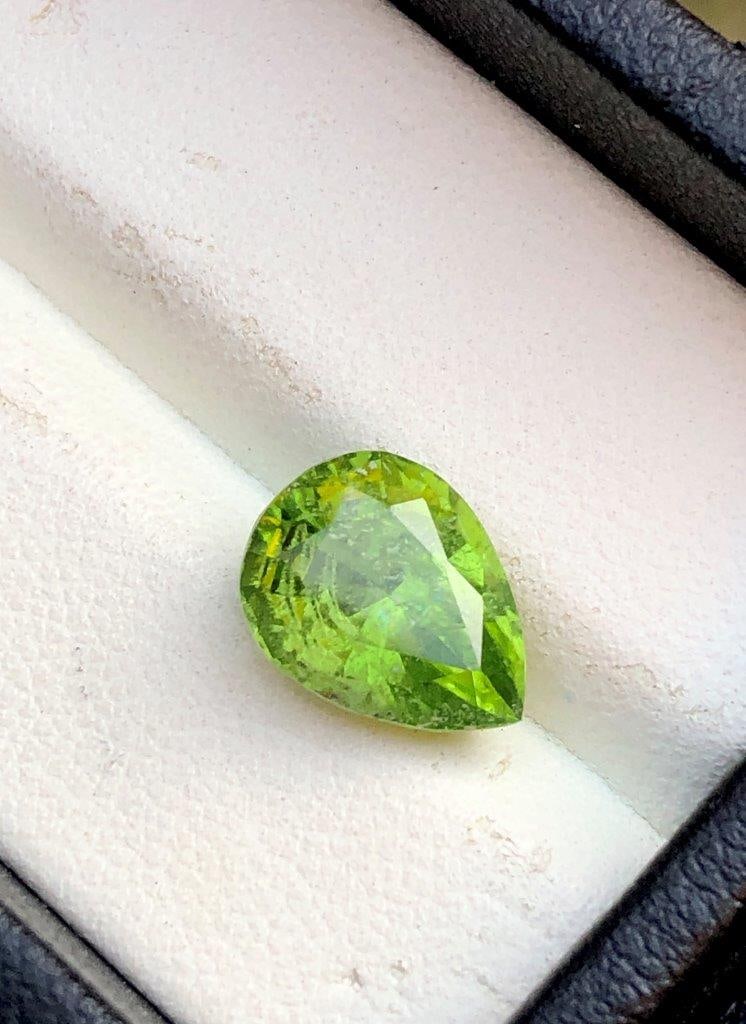 4.20 Carats Natural Peridot Gemstone For Pendant - 12X9X7 mm: 4.20 Carats Natural Peridot Gemstone For Pendant - 12X9X7 mm Shipping: