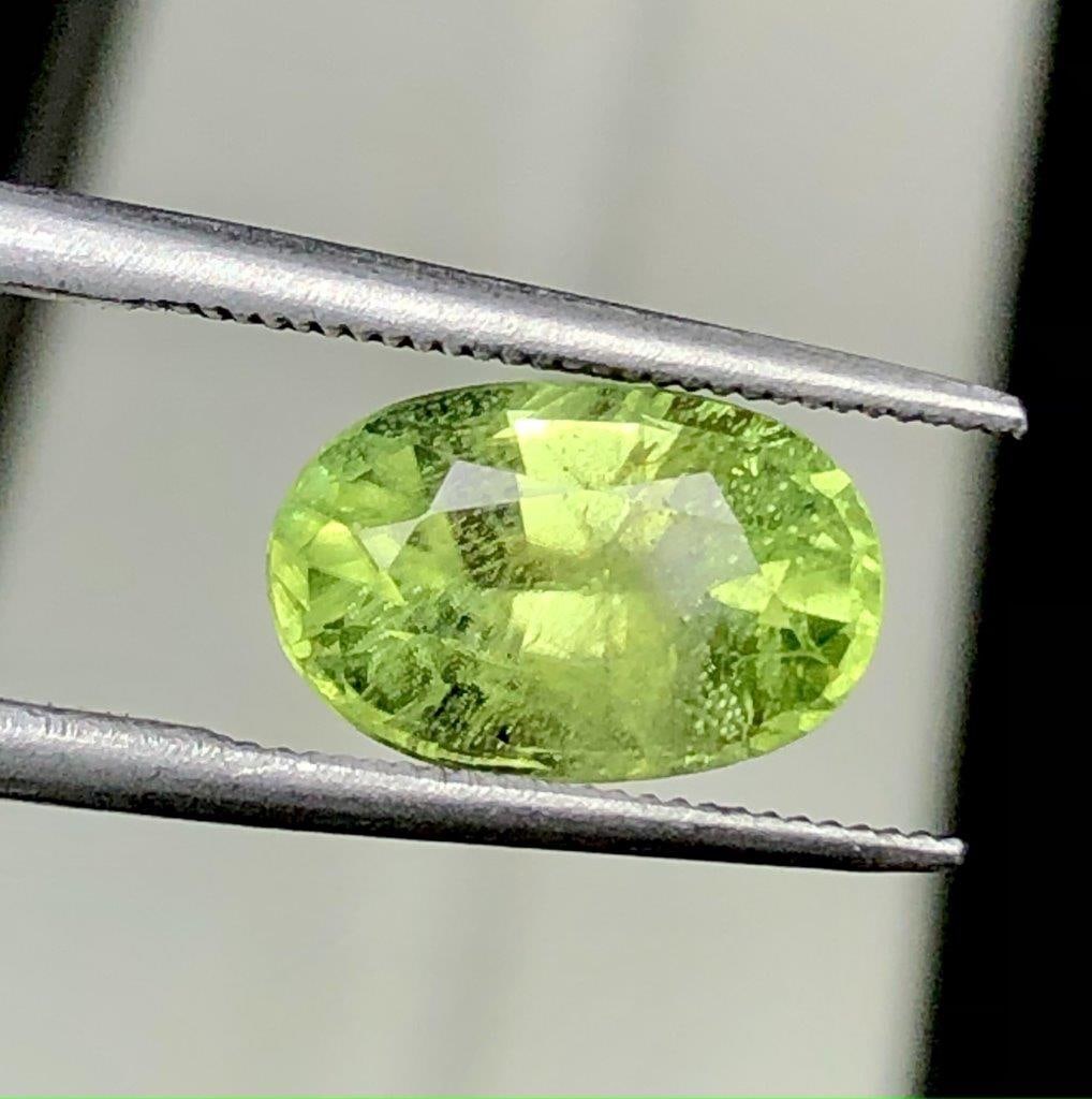 2.65 Carats Natural Peridot Gem - 11X7X5 mm: 2.65 Carats Natural Peridot Gem - 11X7X5 mm Shipping: