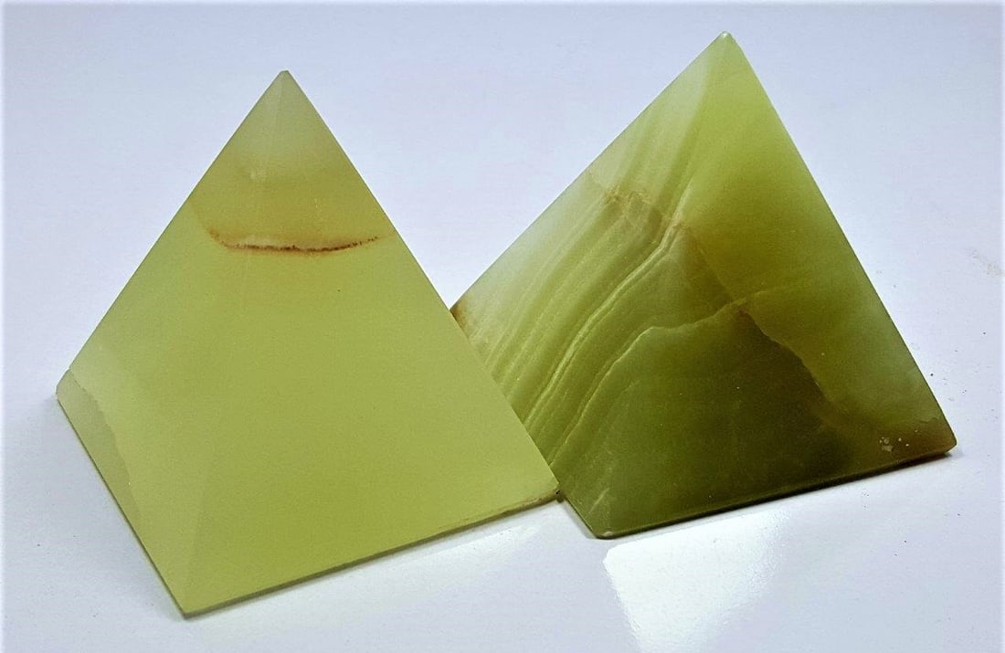 AAA Quality Egyptian Onyx Pyramids - 270 Grams: AAA Quality Egyptian Onyx Pyramids - 270 Grams Shipping: $36.00. Shipping rates are determined by Parcel weight and destination.
