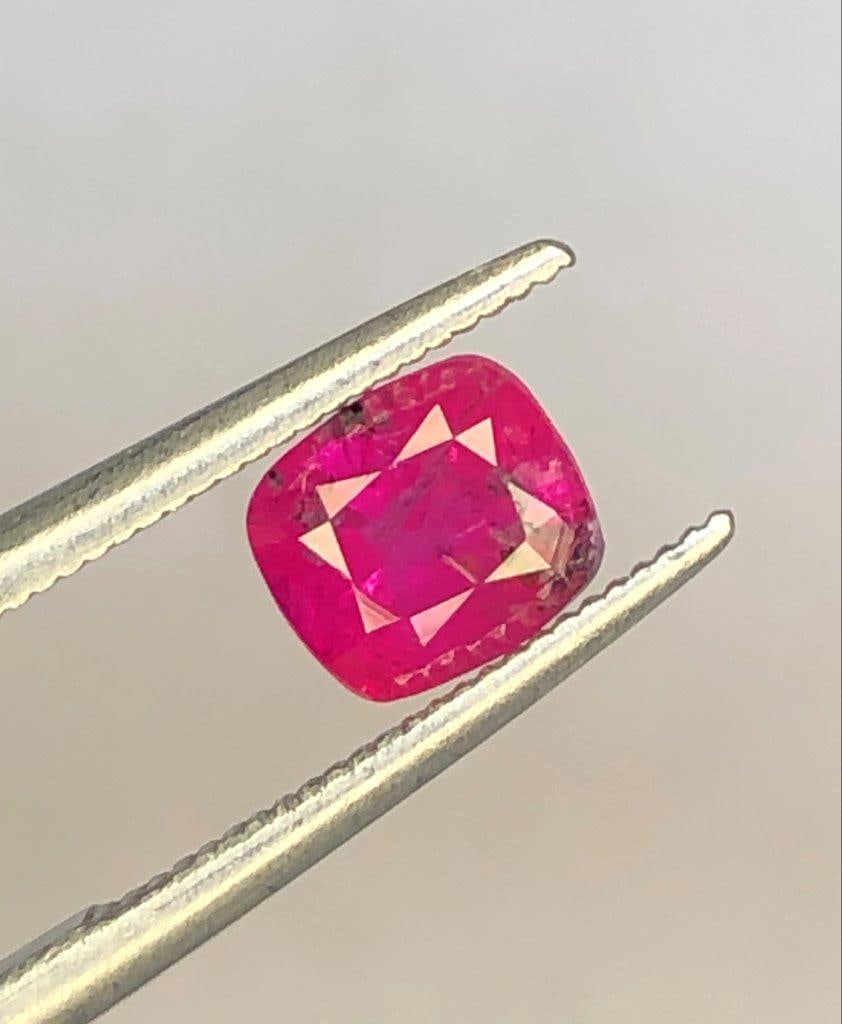 0.85 Carats Natural Ruby Gemstone - 6X5X3 mm (1 of 3)