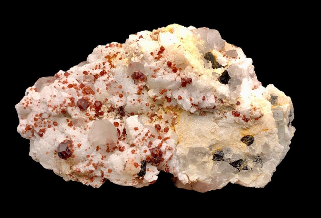 1.87 KG Garnet Crystals Cluster With Quartz & Black Tourmaline - 190X120X110 mm: 1.87 KG Garnet Crystals Cluster With Quartz & Black Tourmaline - 190X120X110 mm Shipping Rate: FREE SHIPPINGshipping rates are determined by Parcel weight and destination.Combined shipping: We offer c