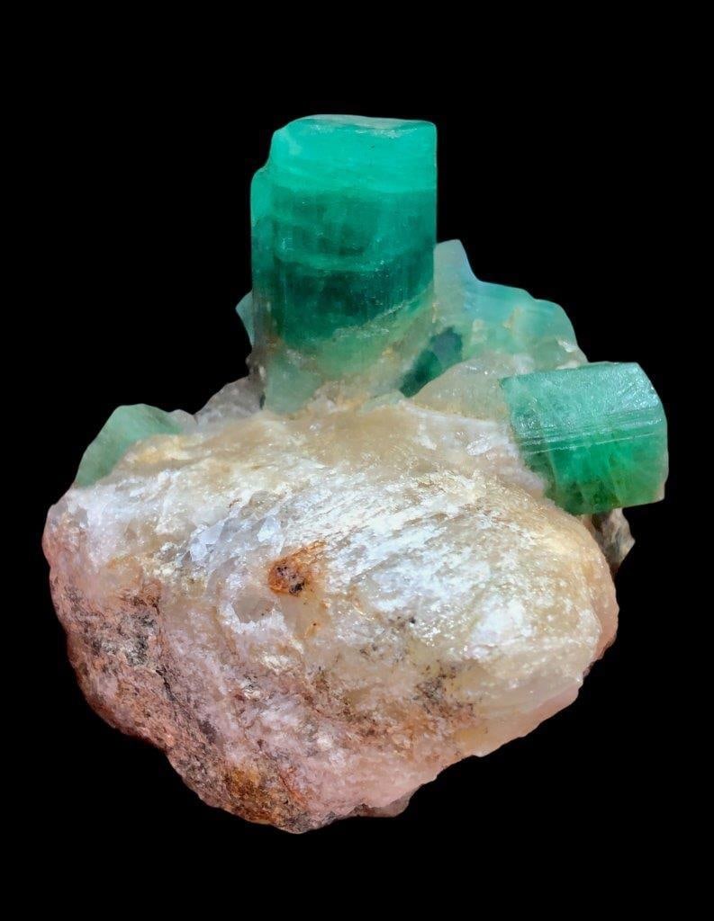 183 Grams Collector's choice Emerald Crystals On Mother Rock - 61.7X58X59 mm (1 of 3)