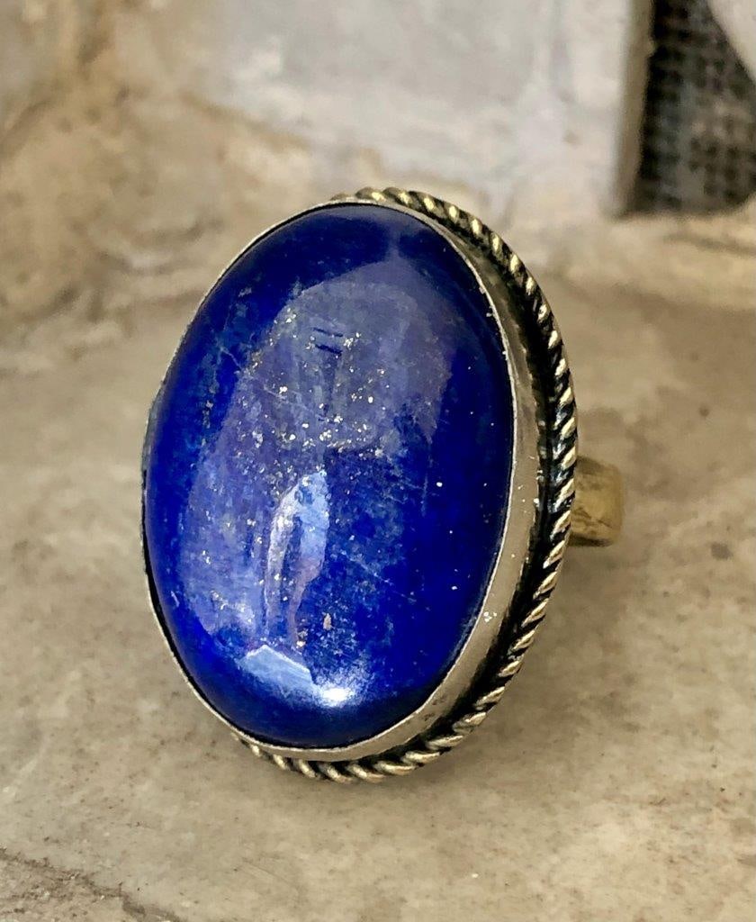 Amazing Lapis Lazuli ring in Gale: Amazing Lapis Lazuli ring in GaleShipping Rate: $23.00 .shipping rates are determined by Parcel weight and destination.Combined shipping: We offer combine shipping on multiple items purchased to reduc