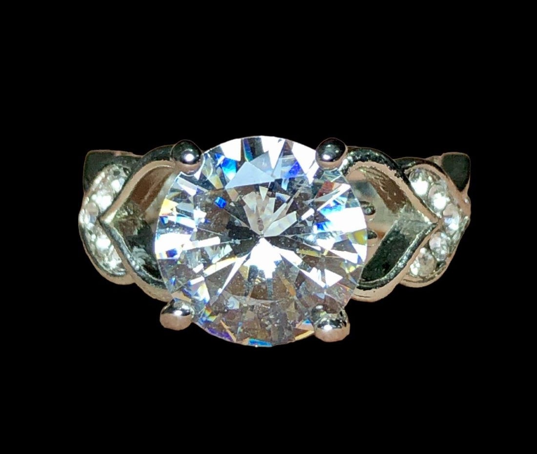 Copper Fashion Cubic Zirconia Ring for Women: Copper Fashion Cubic Zirconia Ring for Women FREE SHIPPING Shipping rates are determined by Parcel weight and destination.