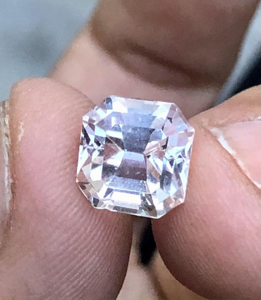 4.05 Carats Natural Morganite Gemstone - 9X9X8 mmm: 4.05 Carats Natural Morganite Gemstone - 9X9X8 mmm FREE SHIPPING: