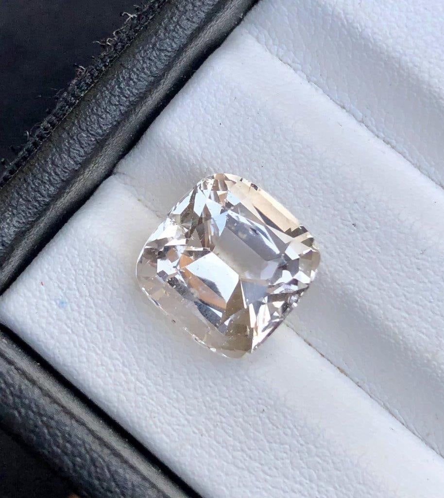 6.40 Carats Natural Morganite Gemstone - 11X11X8 mm: 6.40 Carats Natural Morganite Gemstone - 11X11X8 mm FREE SHIPPING: