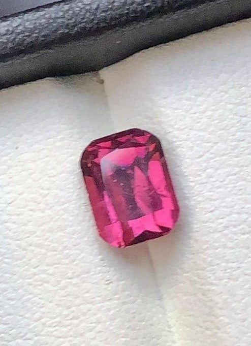 2.65 Crts Natural Red Garnet Flawless - 8.5X7X5 mm: 2.65 Crts Natural Red Garnet Flawless - 8.5X7X5 mm FREE SHIPPING: