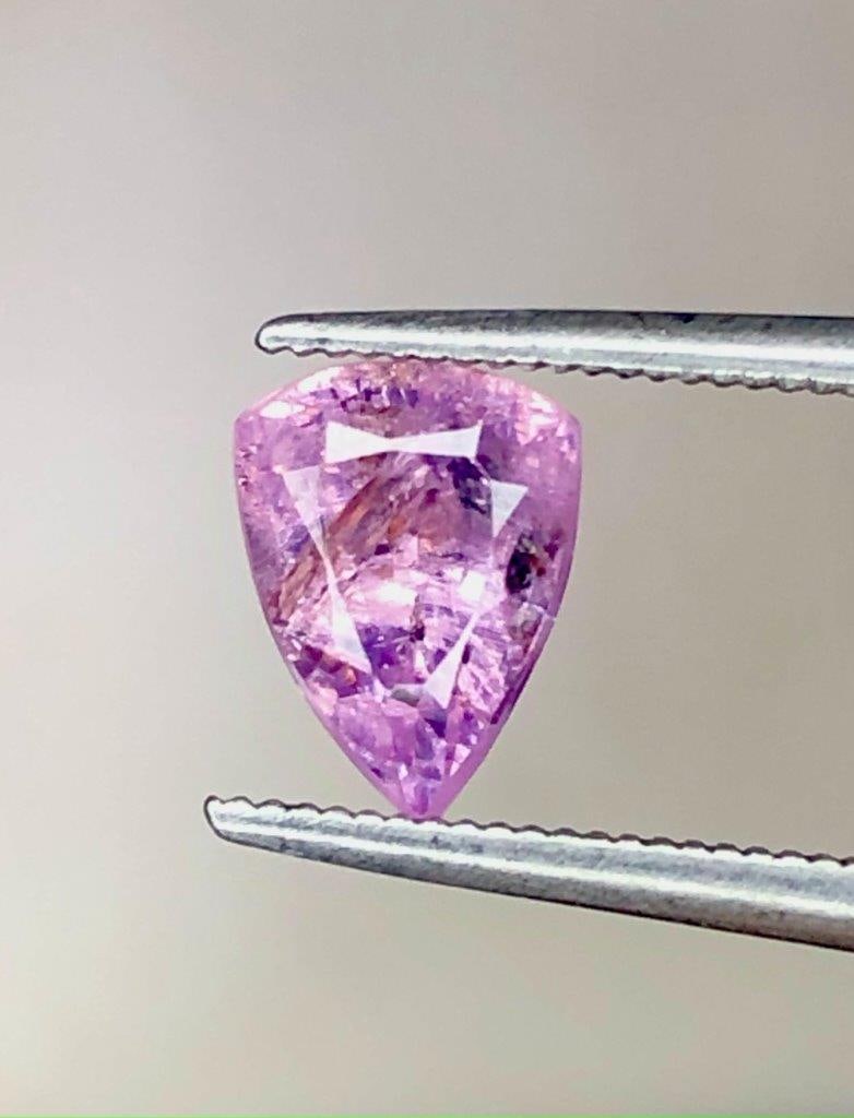 1 Carats Natural Corundum Sapphire - 7X5X4 mm: 1 Carats Natural Corundum Sapphire - 7X5X4 mm FREE SHIPPING: