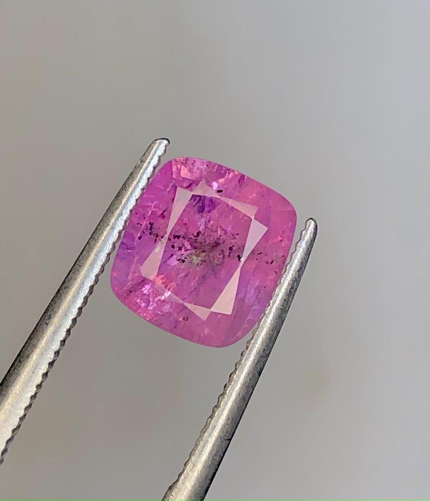 1.65 Carats natural Corundum Sapphire Gemstone - 7X7X4 mm (1 of 5)