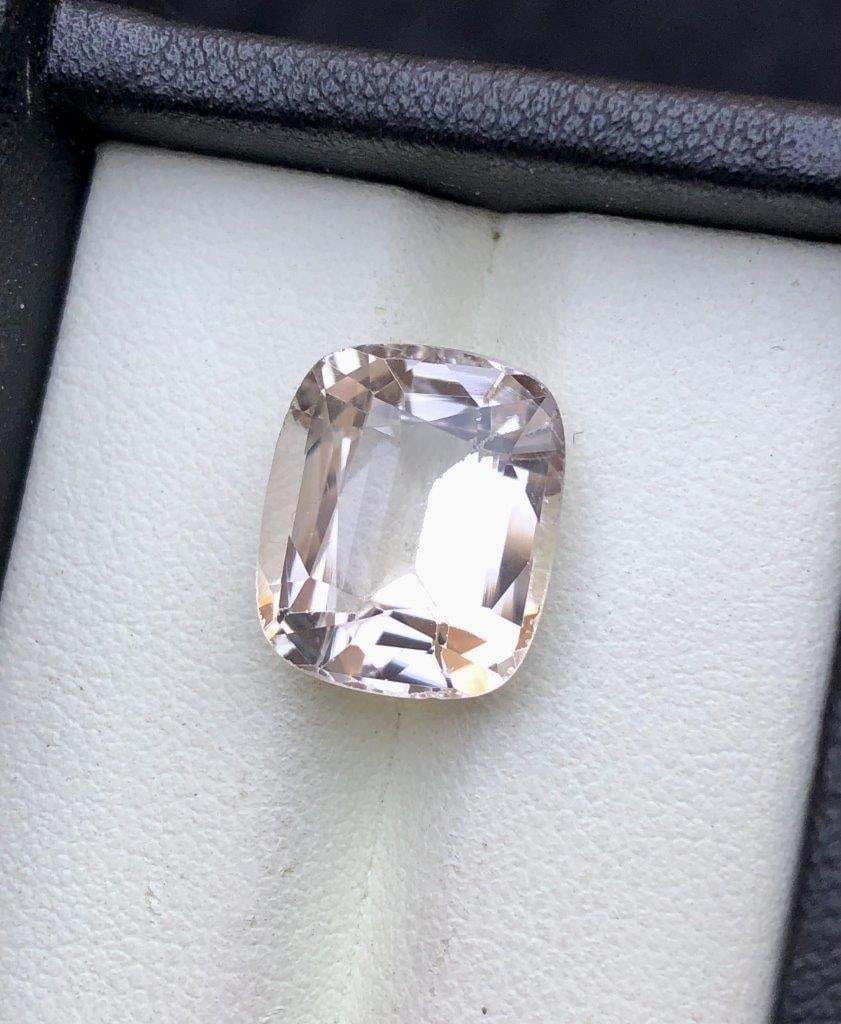 8.95 Carats Natural Golden Topaz Gemstone - 14X11X8 mm (1 of 5)