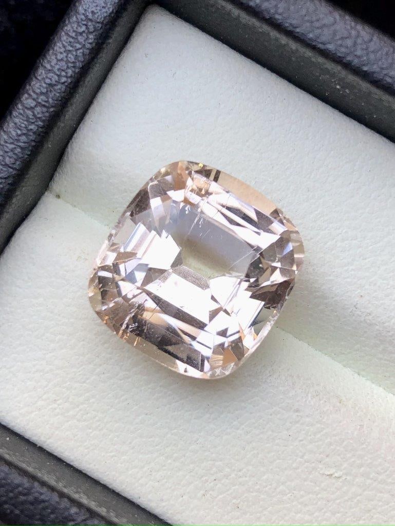 13.55 Carats Natural Golden Topaz Gemstone - 14X13X9 mm (1 of 3)