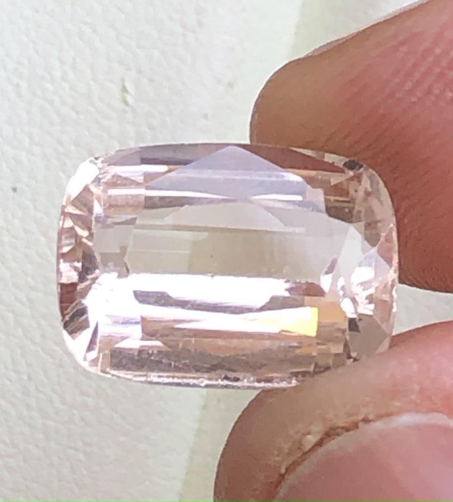 8.60 Carats Natural Golden Topaz Gemstone - 14X10X7 mm: 8.60 Carats Natural Golden Topaz Gemstone - 14X10X7 mm FREE SHIPPING: