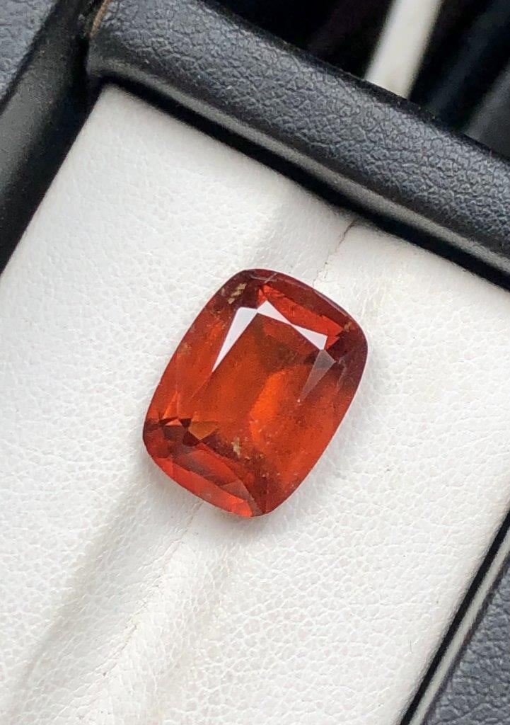 8.15 Carats Natural Hessonite Garnet Gemstone - 13X11X7 mmm (1 of 4)