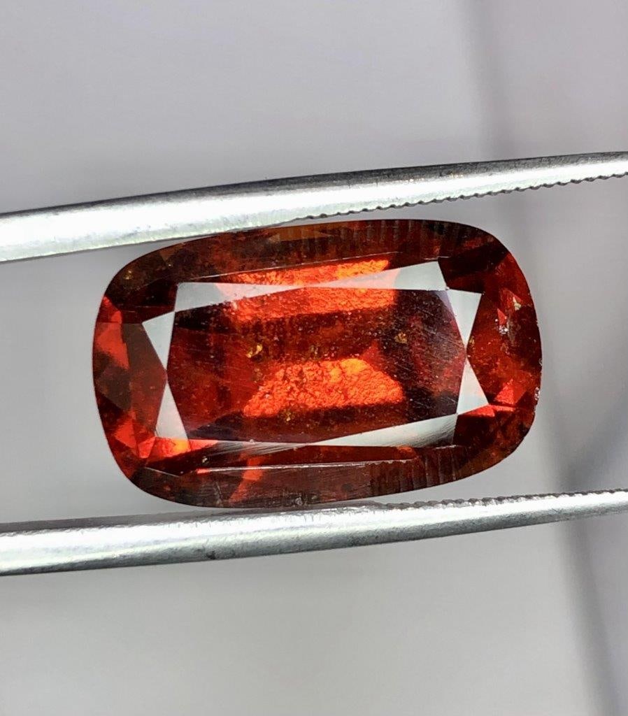 8.75 Carats Natural Hessonite Garnet Gemstone - 15X10X6.5 mm (1 of 4)