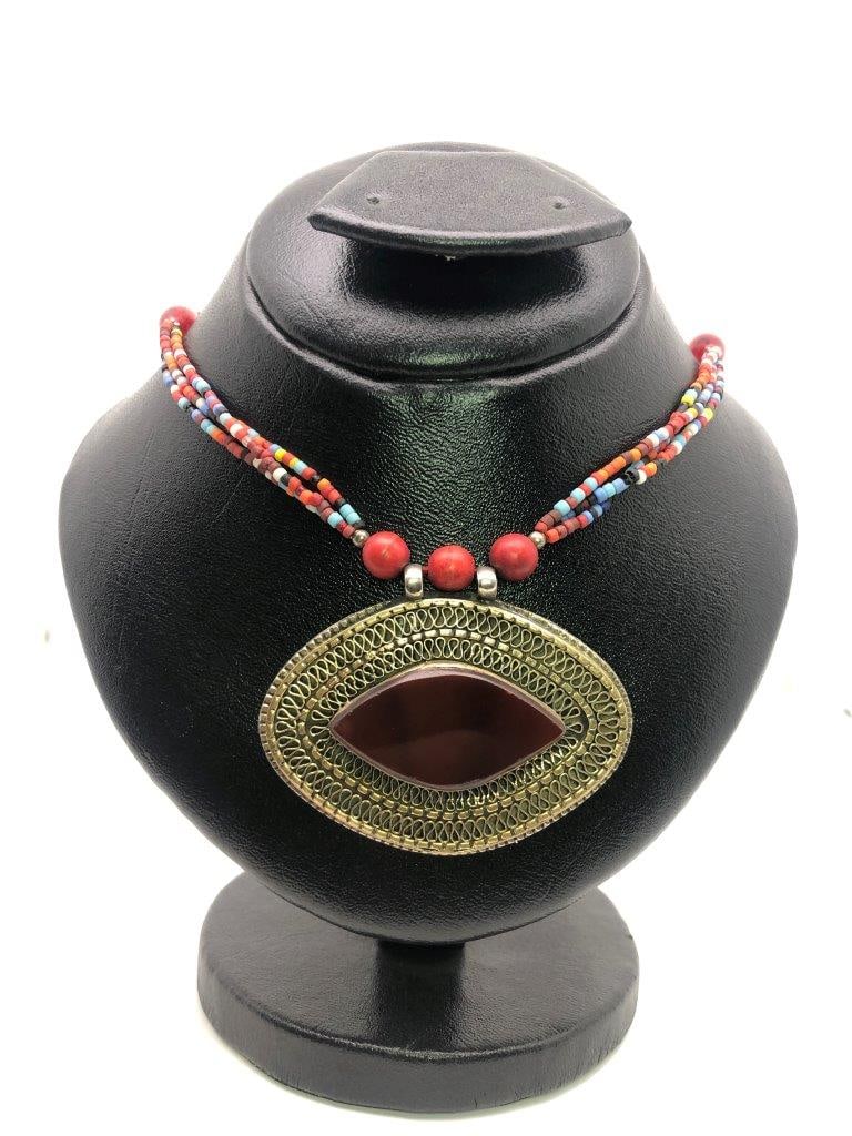 Carved AGATE Carved Necklace in Brass – Handcrafted Gemstone Jewelry, Unique Artisan Piece: Elegant vintage agate carved necklace set in brass, showcasing detailed craftsmanship and natural gemstone beauty. A unique artisan jewelry piece perfect for collectors, vintage lovers, or statement a