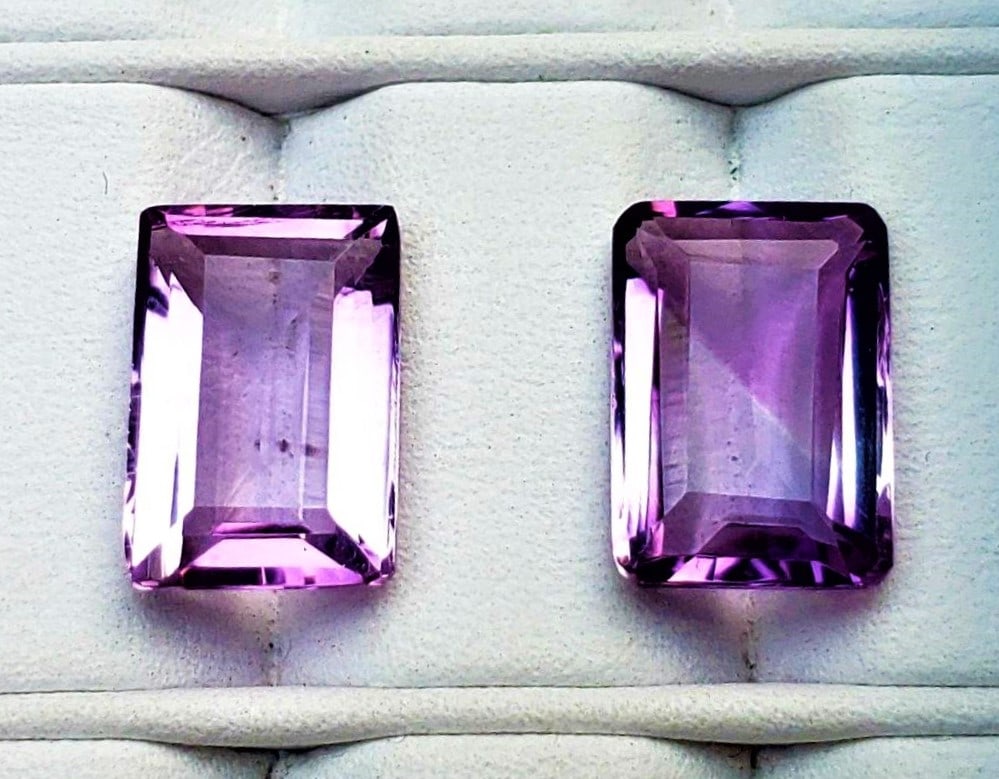 Emerald Cut Paired Amethyst 10.5 Carats: Emerald Cut Paired Amethyst 10.5 Carats - 13X9X5 mmShipping Rate: $15.00 .shipping rates are determined by Parcel weight and destination.Combined shipping: We offer combine shipping on multiple items