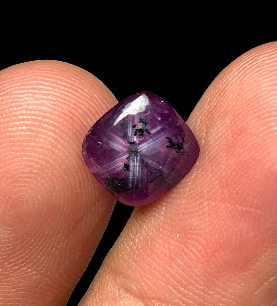 4 Carats Rare Tripichi Corundum Cab - 9X9X5 mm: 4 Carats Rare Tripichi Corundum Cab - 9X9X5 mmShipping Rate: $15.00 .shipping rates are determined by Parcel weight and destination.Combined shipping: We offer combine shipping on multiple items
