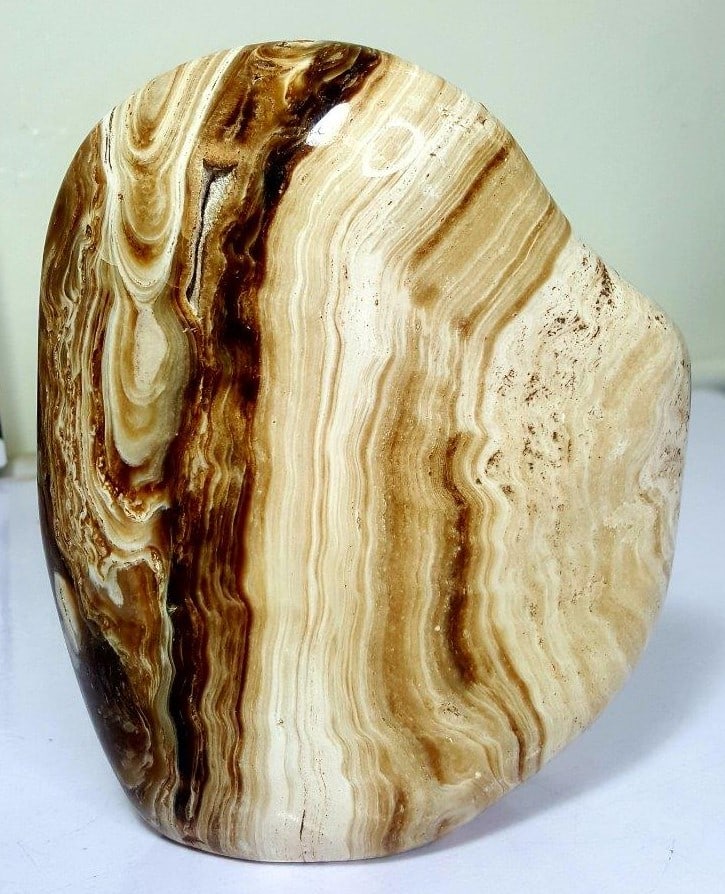 TOP QUALITY CHOCOLATE CALCITE TUMBLE - 1541: TOP QUALITY CHOCOLATE CALCITE TUMBLE - 1541 - 155X135X59 mmShipping Rate: $85.00 .shipping rates are determined by Parcel weight and destination.Combined shipping: We offer combine shipping on multipl