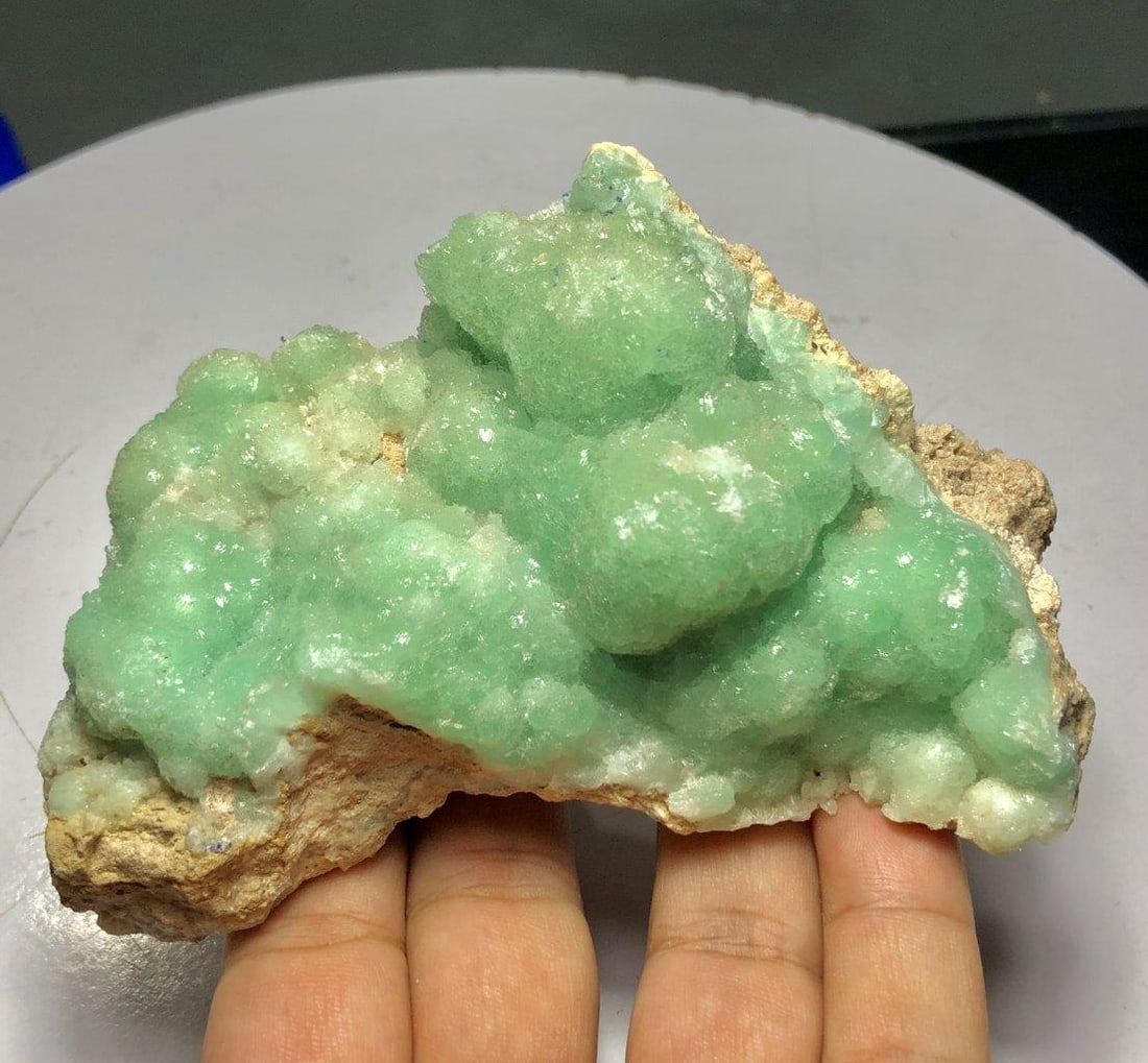330 Grams hemimorphite specimen, collection mineral - 115X64X56 mm: 330 Grams hemimorphite specimen, collection mineral - 115X64X56 mmShipping Rate: $23.00 .shipping rates are determined by Parcel weight and destination.Combined shipping: We offer combine shipping on