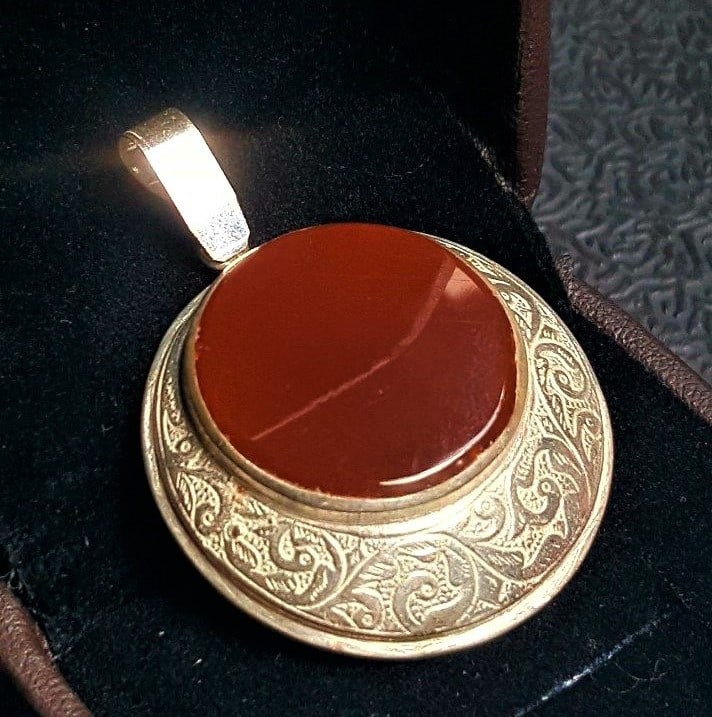 Sterling Silver AGATE Necklace - Natural Pendant: Sterling Silver AGATE Necklace - Natural Pendant -36X33X9 mmShipping Rate: $23.00 .shipping rates are determined by Parcel weight and destination.Combined shipping: We offer combine shipping on multip