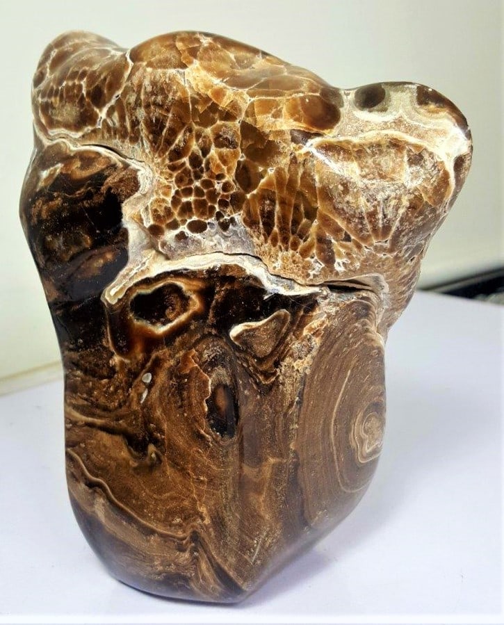 1988 Grams Chocolate Calcite Healing Tumble: 1988 Grams Chocolate Calcite Healing Tumble - 190X153X66 mmShipping Rate: $95.00 .shipping rates are determined by Parcel weight and destination.Combined shipping: We offer combine shipping on multipl