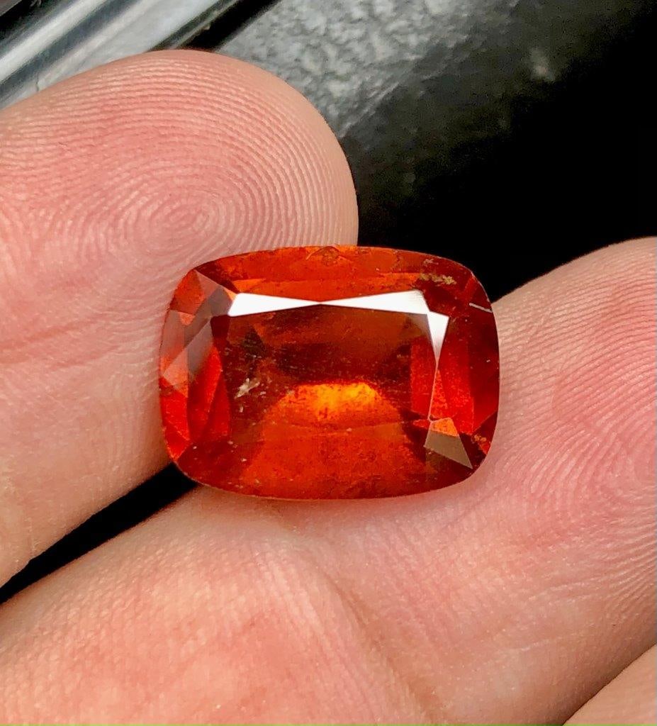 5.35 Carats Natural Hessonite Garnet Gemstone - 12X9.5X6 mm (1 of 5)