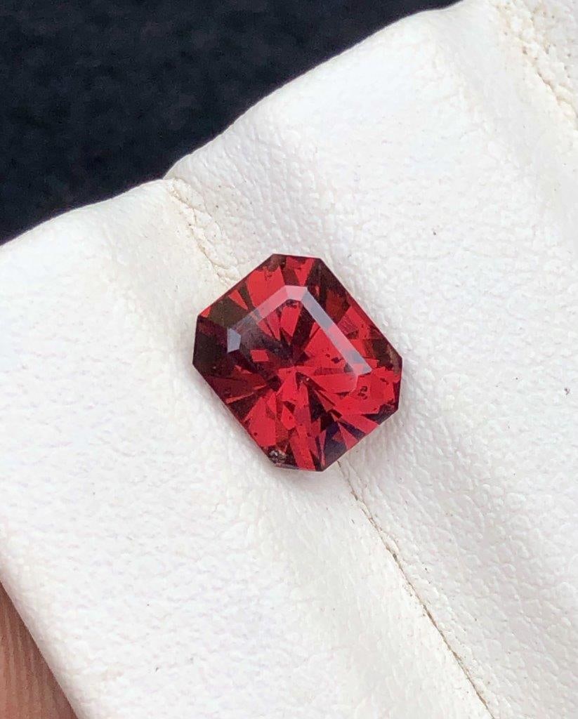 Natural Rhodolite Garnet Gemstone - 2.00 carats - 7X6X5 mm (1 of 5)